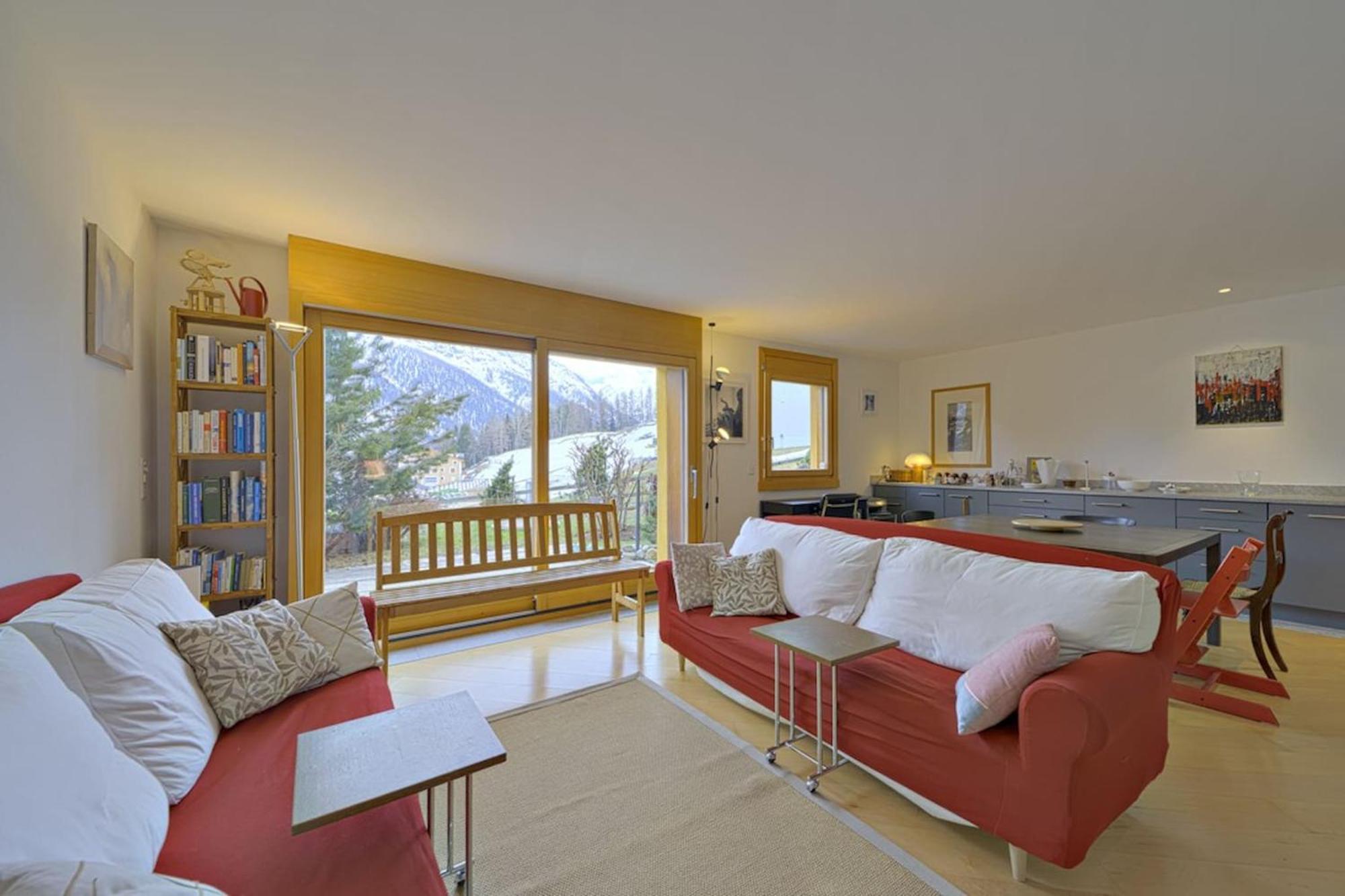 Chesa Ladina - Zuoz Appartement Buitenkant foto
