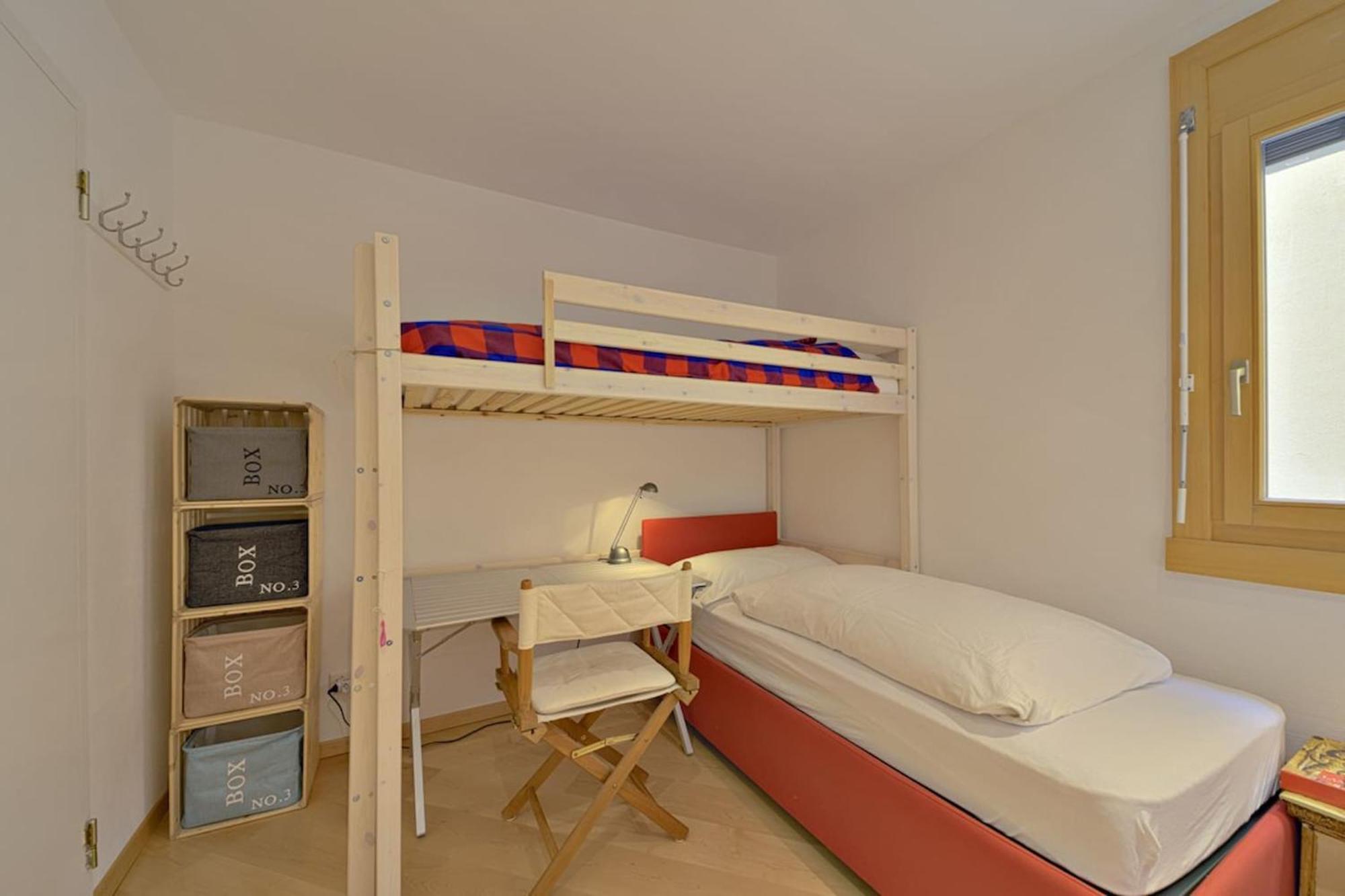 Chesa Ladina - Zuoz Appartement Buitenkant foto