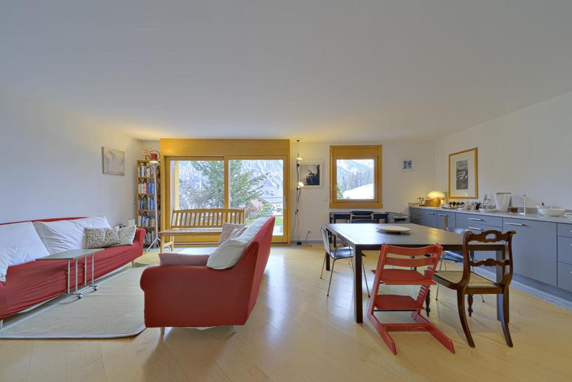 Chesa Ladina - Zuoz Appartement Buitenkant foto